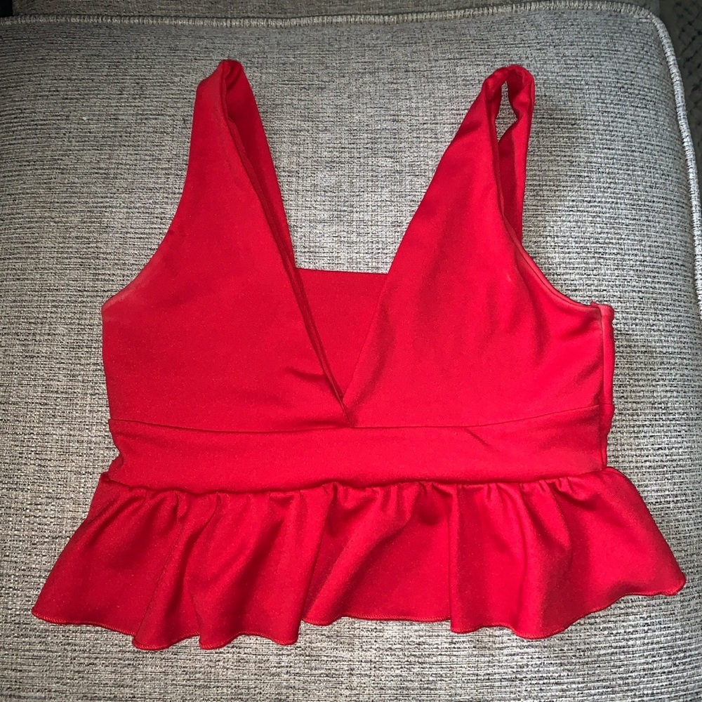 Red crop top (like new)